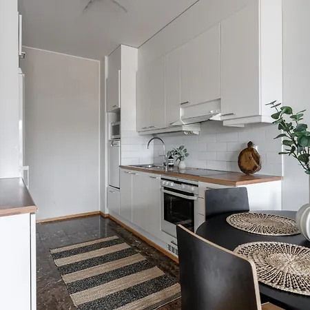 Modern 1br With Sauna, Balcony & Free Parking